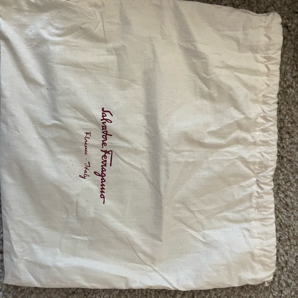 Salvatore Ferragamo Wallet on Chain - Picture 8 of 9